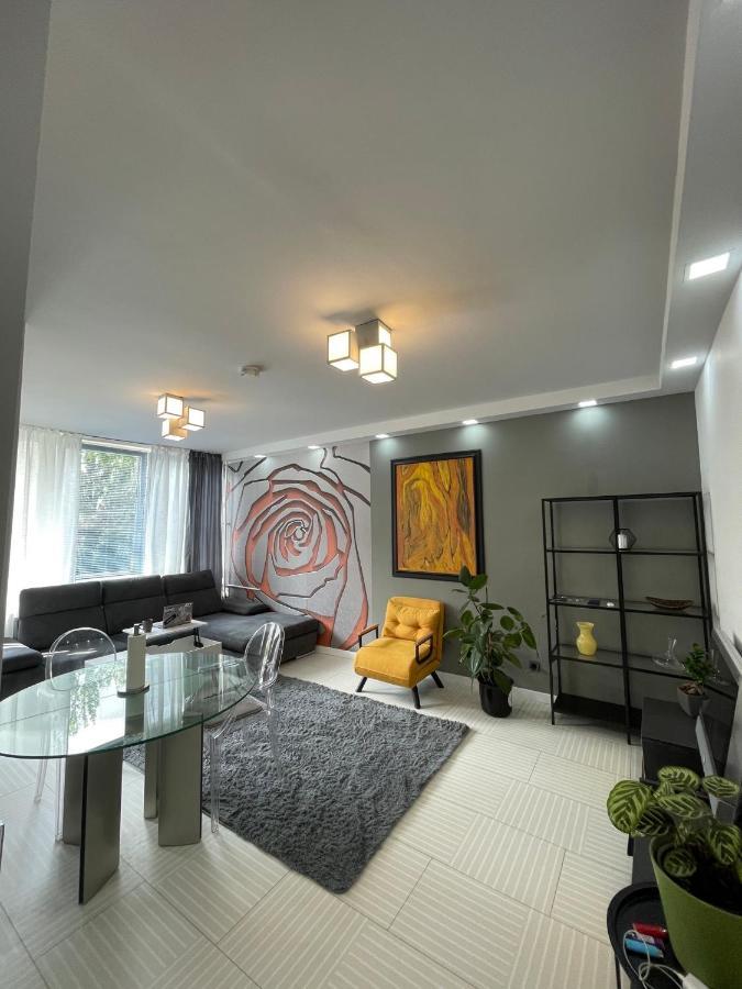 ベルリンBright: Flat With Balcony - Kitchen - Free Parkingアパートメント エクステリア 写真