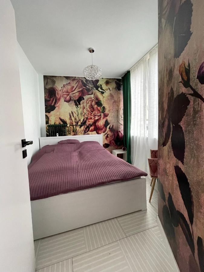 ベルリンBright: Flat With Balcony - Kitchen - Free Parkingアパートメント エクステリア 写真