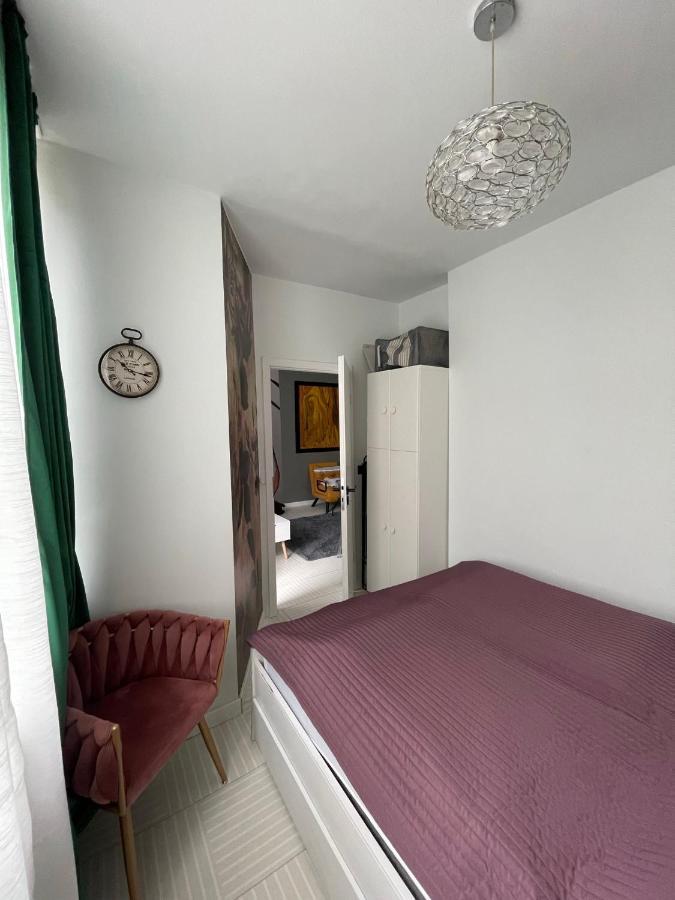 ベルリンBright: Flat With Balcony - Kitchen - Free Parkingアパートメント エクステリア 写真